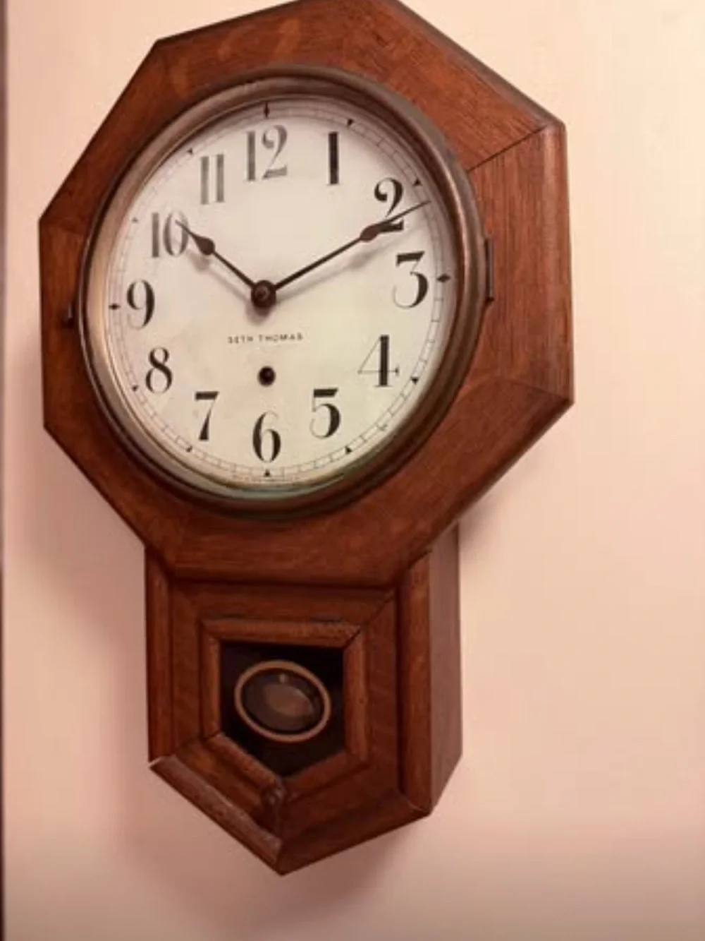 Vintage Seth Thomas schoolhouse Brown Wood Schoolhouse Wall Clock.Collectors
